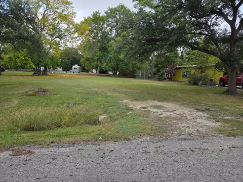 4718 Louise St, Pasadena, TX 77586