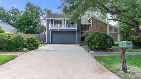 12826 Palm Desert Ln, Houston, TX 77099