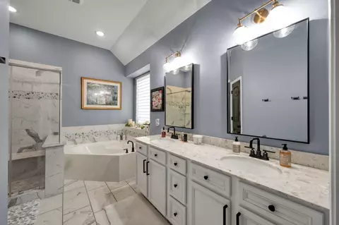 Bath - 2 Muthill Cir, Conroe, TX 77304 photo 1 of 4