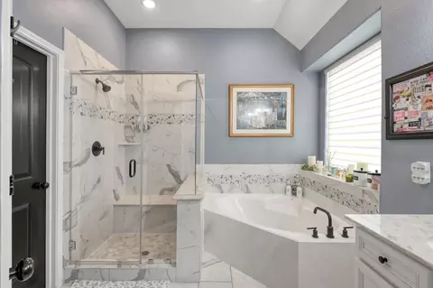 Bath - 2 Muthill Cir, Conroe, TX 77304 photo 2 of 4