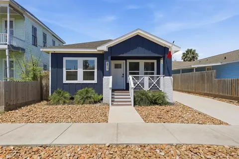 1804 Ursuline St, Galveston, TX 77550