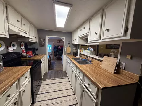 Kitchen - 161 E Waltz Ln, Trinity, TX 75862 photo 1 of 2