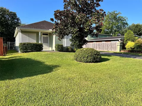 7221 Carver Ave, Texas City, TX 77591