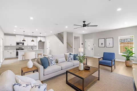 813 Barbara Mae St, Houston, TX 77015