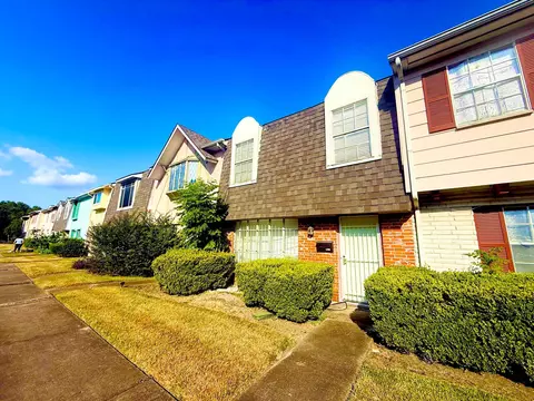 11451 Beechnut St, Houston, TX 77072