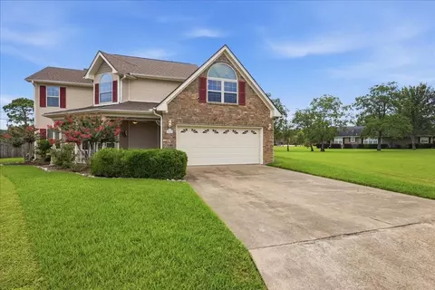 1515 N 26th St, Nederland, TX 77627
