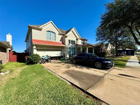 3419 Village Pond Ln, Fresno, TX 77545