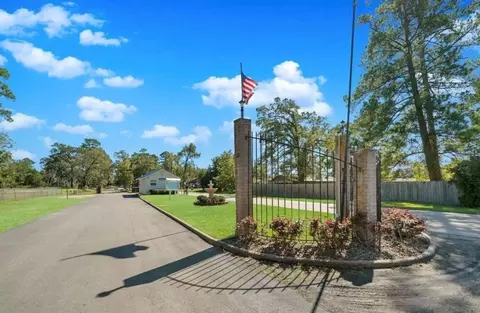 008 Autumn Ln, Livingston, TX 77351