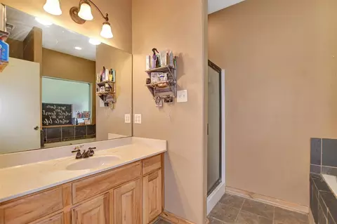 Bath - 12712 Nicholson Rd, Conroe, TX 77303 photo 2 of 4