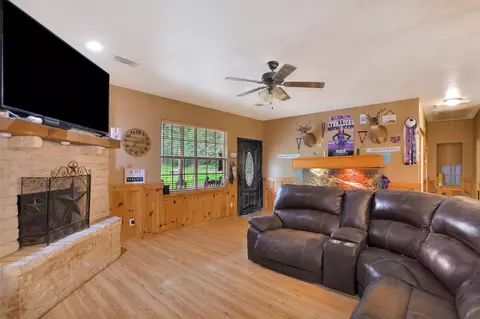 Living - 12712 Nicholson Rd, Conroe, TX 77303 photo 4 of 6