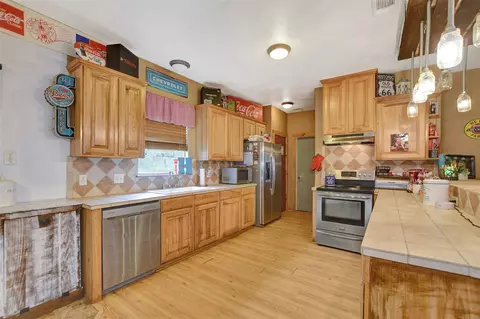 Kitchen - 12712 Nicholson Rd, Conroe, TX 77303 photo 4 of 5