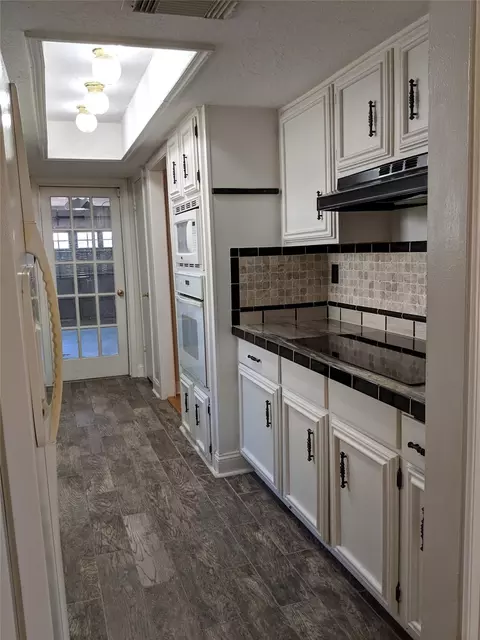 Kitchen - 5519 Birchgate Dr, Spring, TX 77373 photo 1 of 3
