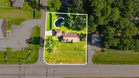 8874 Spring Woods Dr, Montgomery, TX 77316
