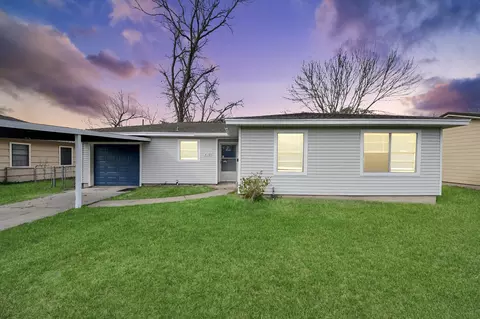4609 Ray St, Pearland, TX 77581