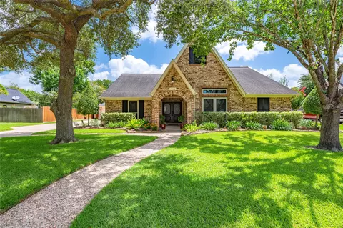 1603 White Wing Cir, Friendswood, TX 77546