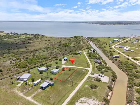 24 Eel Ct, Palacios, TX 77465 photo 5