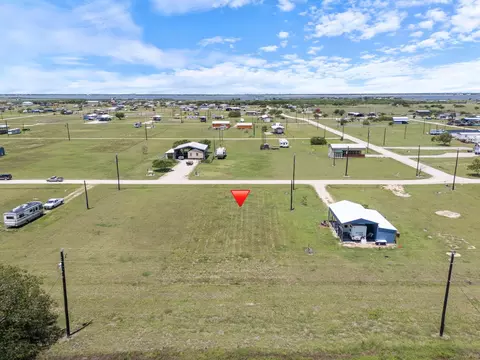 24 Eel Ct, Palacios, TX 77465
