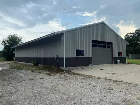 Exterior - 20515 Kickapoo Rd, Waller, TX 77484 photo 2 of 13