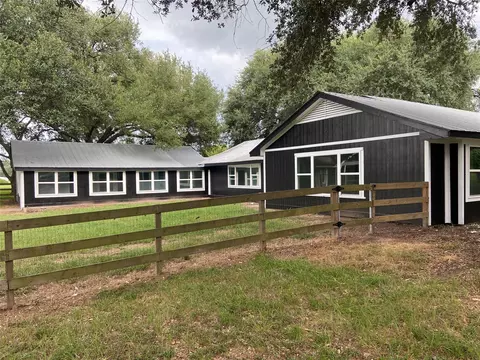 Exterior - 20515 Kickapoo Rd, Waller, TX 77484 photo 3 of 13