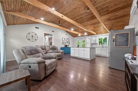 241 Quail Creek Dr, Cleveland, TX 77328