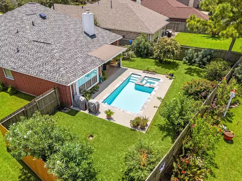 9223 Chia Valley Ct, Houston, TX 77089