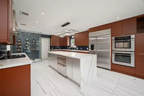 14919 Woodthorpe Ln, Houston, TX 77079