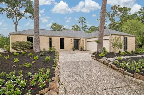 3203 Deep River Ct, Kingwood, TX 77339