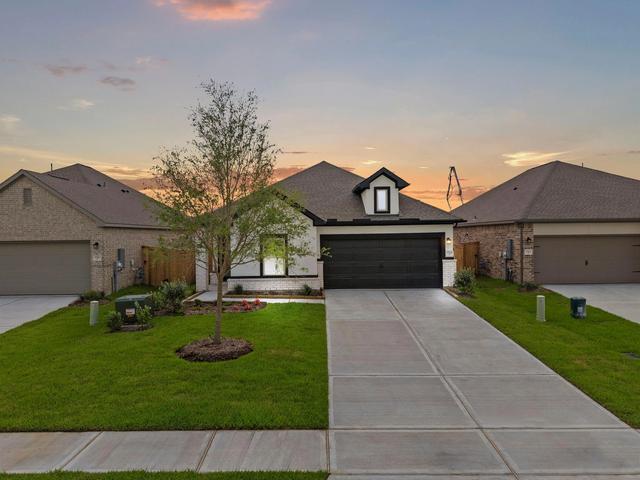 3506 Atlas Point Ln, Angleton, TX 77515