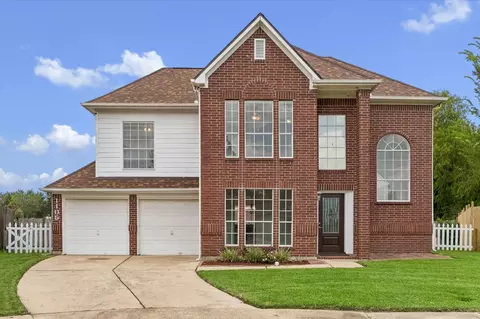 1105 Camelot Ln, Pearland, TX 77581