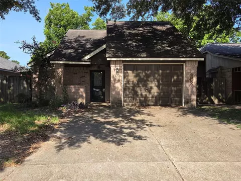 802 Hartman Dr, Baytown, TX 77521