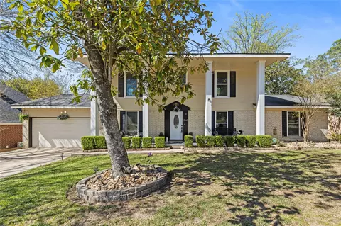 506 River Oaks Dr, Huntsville, TX 77340