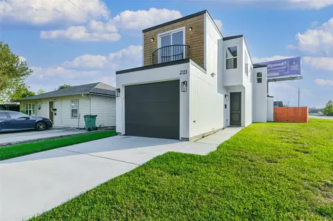 2111 Ontario St, Baytown, TX 77520