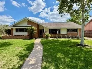 7919 Mobud Dr, Houston, TX 77036