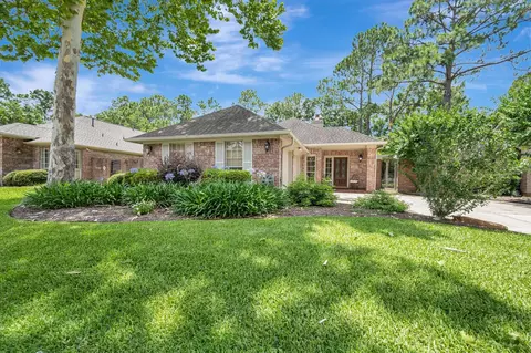 16007 Edgewood Dr, Houston, TX 77059