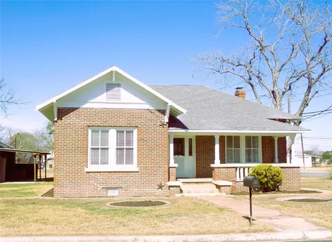 309 E Hinton Rd, Weimar, TX 78962
