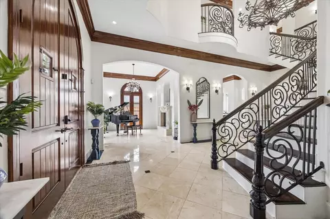 Entry Way - 8448 Westview Dr, Houston, TX 77055 photo 1 of 6