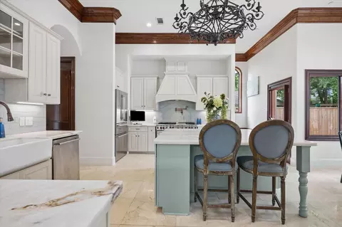 Kitchen - 8448 Westview Dr, Houston, TX 77055 photo 5 of 5