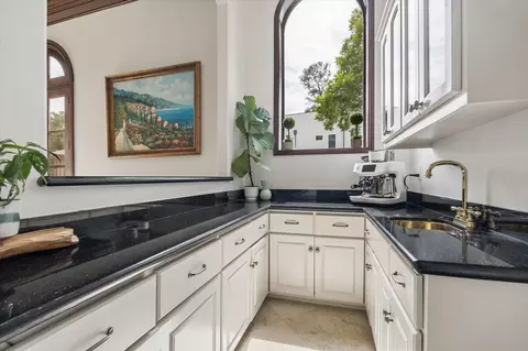 Kitchen - 8448 Westview Dr, Houston, TX 77055 photo 1 of 5