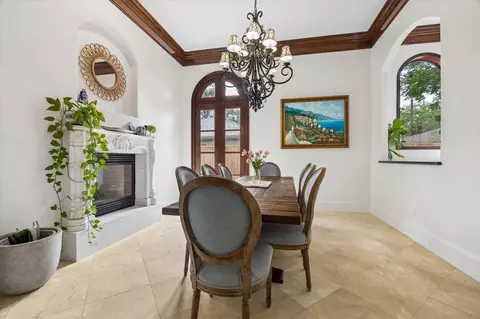 Dining - 8448 Westview Dr, Houston, TX 77055 photo 1 of 3