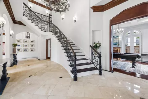 Entry Way - 8448 Westview Dr, Houston, TX 77055 photo 3 of 6
