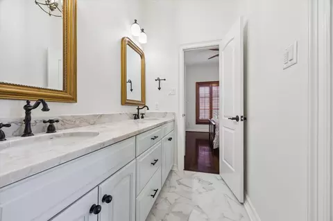 Bath - 8448 Westview Dr, Houston, TX 77055 photo 5 of 5