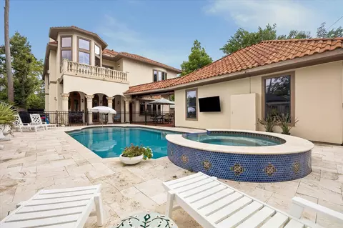 Exterior - 8448 Westview Dr, Houston, TX 77055 photo 2 of 5