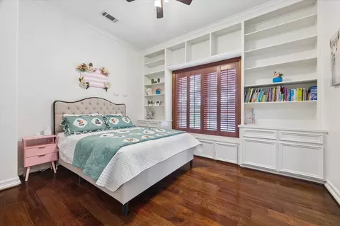 Bedroom - 8448 Westview Dr, Houston, TX 77055 photo 1 of 4