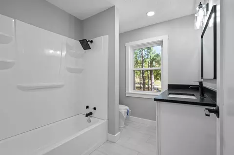 Bath - 284 Hackberry St, Trinity, TX 75862 photo 6 of 6