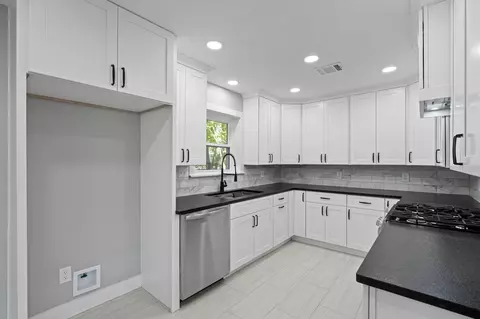 Kitchen - 284 Hackberry St, Trinity, TX 75862 photo 5 of 5