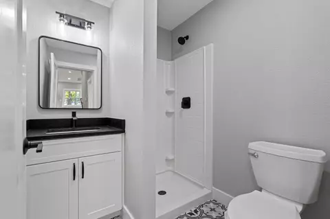 Bath - 284 Hackberry St, Trinity, TX 75862 photo 4 of 6