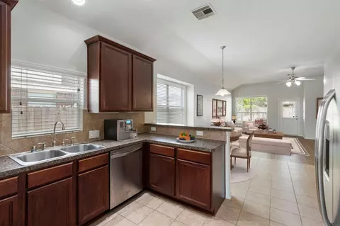 Kitchen - 3111 Clover Trace Dr, Spring, TX 77386 photo 3 of 5