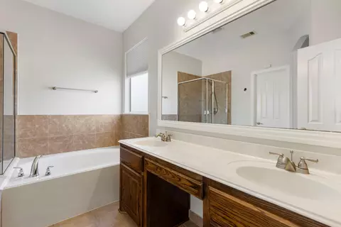 Bath - 3111 Clover Trace Dr, Spring, TX 77386 photo 2 of 4