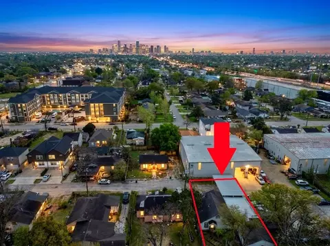212 Danna Ln, Houston, TX 77009