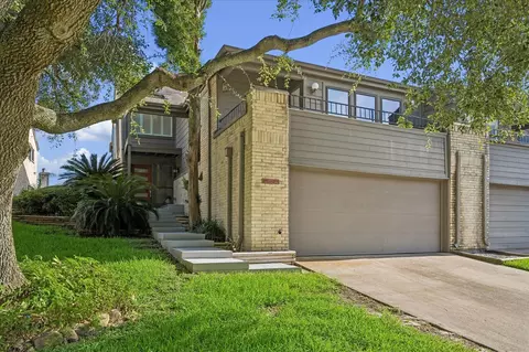 2811 Lighthouse Dr, Houston, TX 77058